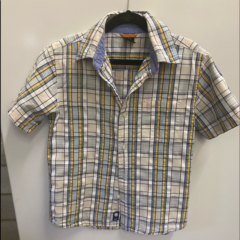 Gap Kids plaid short sleeve shirt size 6